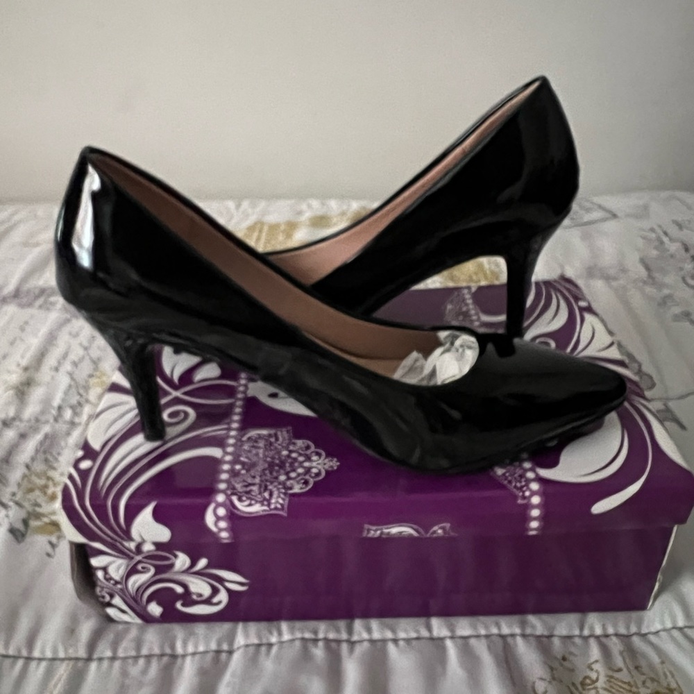 BLACK HEELS - Picture 6 of 8